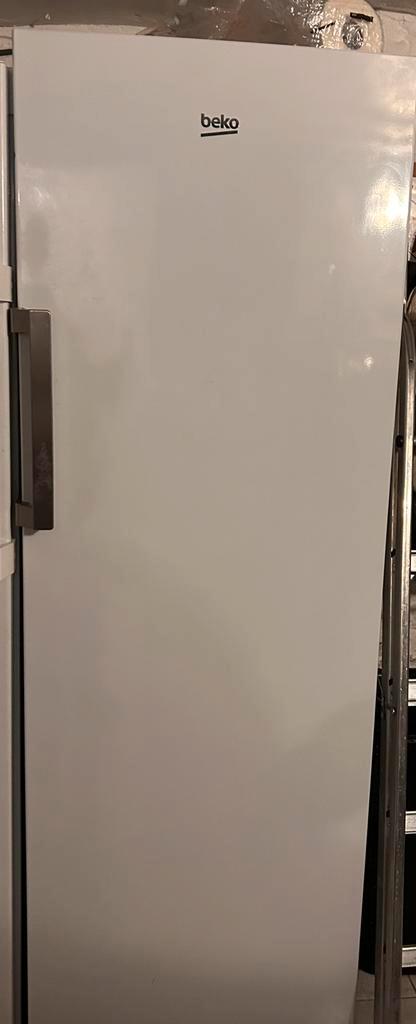 Beko koelkast in uitstekende staat weinig gebruikt, Elektronische apparatuur, Koelkasten en IJskasten, Zo goed als nieuw, Ophalen