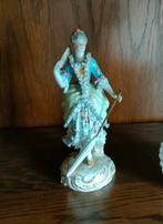 antiek porseleinen beeldje van een vrouw, Antiek en Kunst, Antiek | Porselein, Ophalen