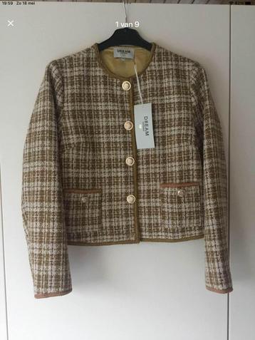 DreamCatcher Chaneljasje maat 38 met prijskaartje 399€ beschikbaar voor biedingen