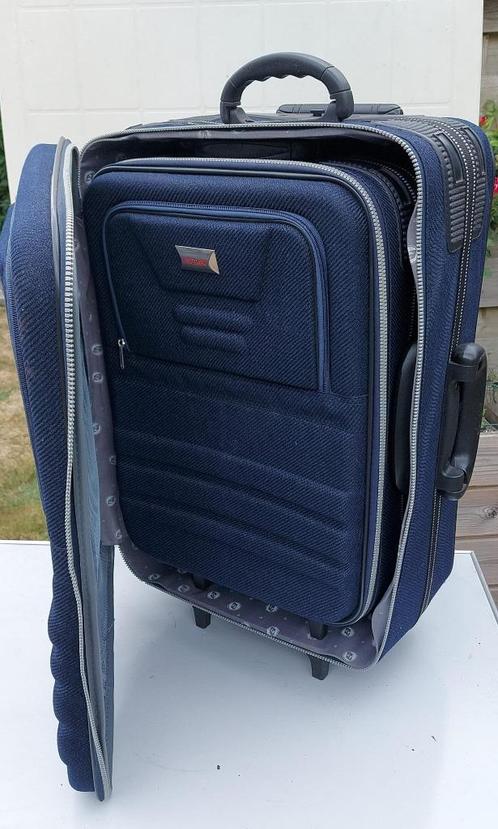 2 stevige reiskoffers op wieltjes - nieuwstaat, Handtassen en Accessoires, Koffers, Zo goed als nieuw, Overige materialen, Uitschuifbare handgreep