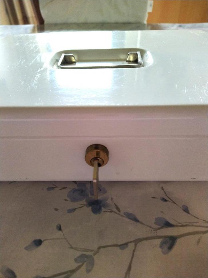 Burg-Wächter Office ZK 2307 Euro geldcassette, Zakelijke goederen, Kantoor en Winkelinrichting | Kassa's en Betaalsystemen, Ophalen