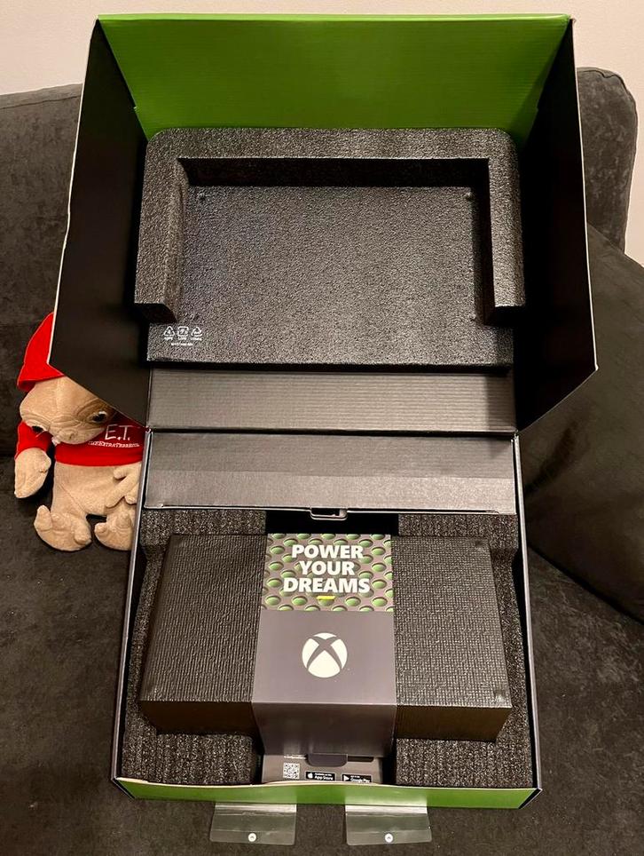 Xbox Series X Nieuwstaat, doos, officiële batterij, factuur, Games en Spelcomputers, Spelcomputers | Xbox Series X en S, Zo goed als nieuw