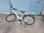 Elektrische fiets, Fietsen en Brommers, Ophalen, Zo goed als nieuw, Cube