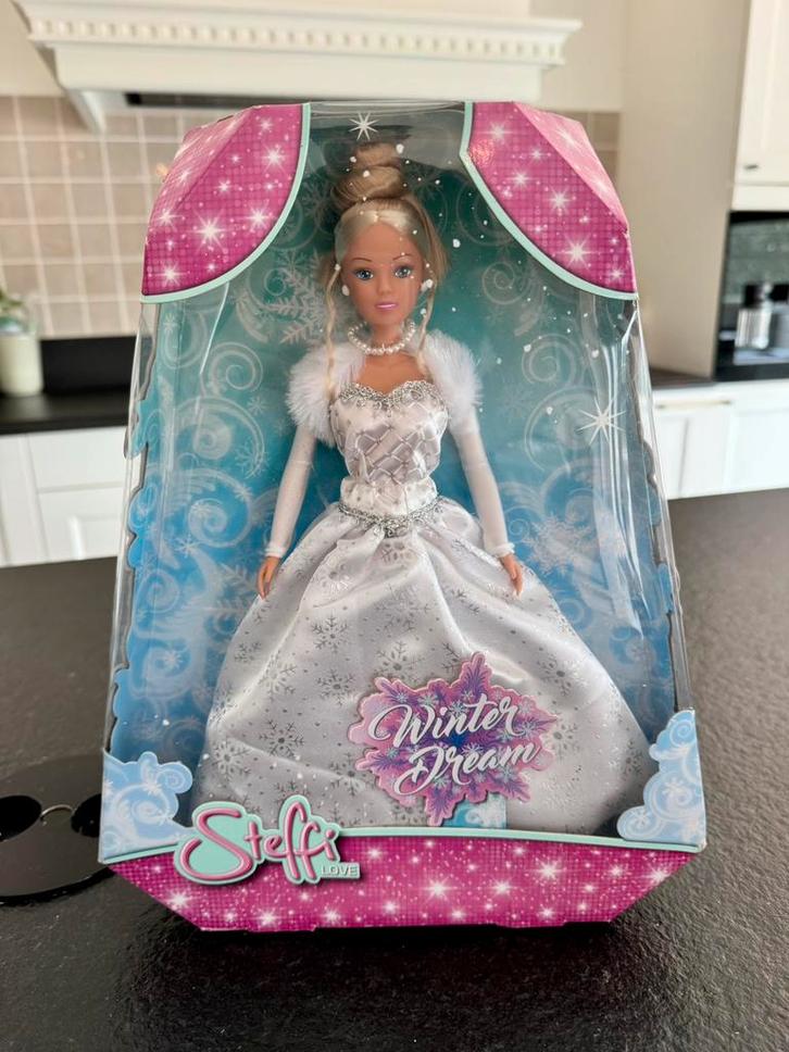 Barbie dream, winterkoningin, Verzamelen, Poppen, Nieuw, Accessoires, Ophalen