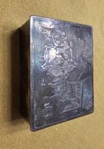 Coffret en métal argenté, Enlèvement