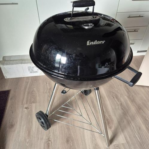 Barbeque ENDERS  1 x gebruikt..staat in de weg (appartement), Tuin en Terras, Houtskoolbarbecues, Zo goed als nieuw, Met accessoires