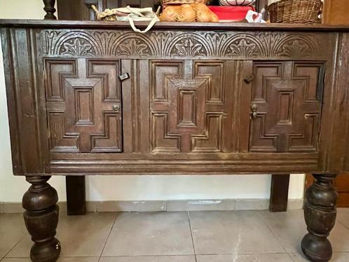 Antieke houten kast met rijk houtsnijwerk, Antiek en Kunst, Antiek | Meubels | Kasten, Ophalen