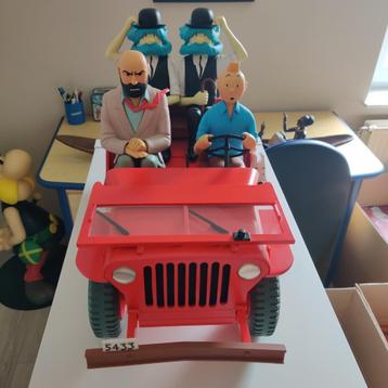 Figurine Tintin - jeep rouge st emett, Enlèvement ou Envoi, Tintin, Utilisé, Statue ou Figurine