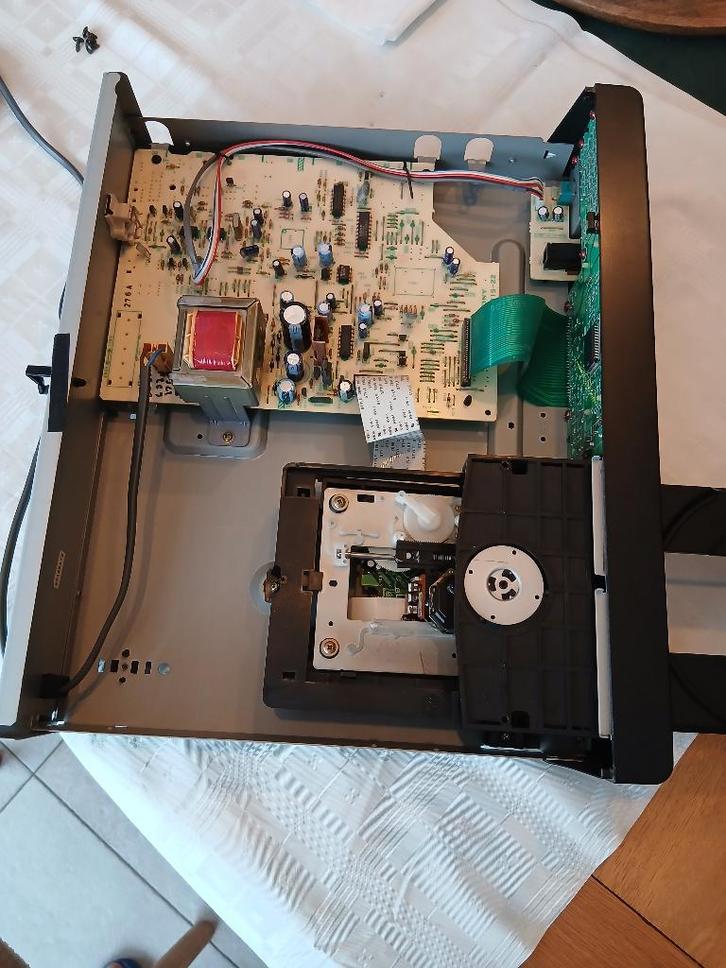 lecteur SONY CDP M11 (vendu pour pièces), TV, Hi-fi & Vidéo, Lecteurs CD, Utilisé, Sony, Enlèvement