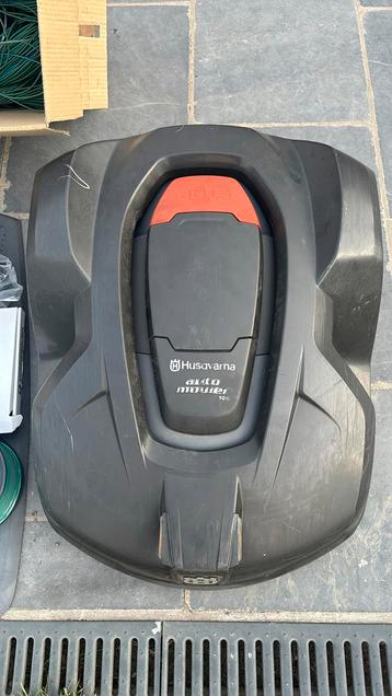 Husqvarna 320, arrêté., 20 à 25 cm, Avec capteur de pluie, Enlèvement, Utilisé