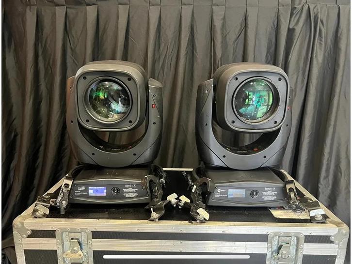 Têtes mobiles Clay Paky Mythos 2 dans un étui de transport, Musique & Instruments, Lumières & Lasers, Utilisé, Lumières, Enlèvement