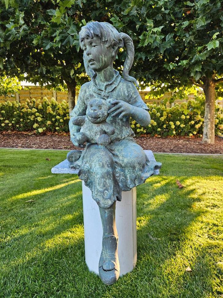 Bronzen meisje mooie patina en zwaar brons! ruime keuze !!!, Tuin en Terras, Tuinbeelden, Zo goed als nieuw, Mensenbeeld, Overige materialen