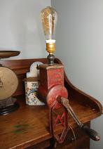 Vintage keukenrasp met lamp., Antiek en Kunst, Ophalen