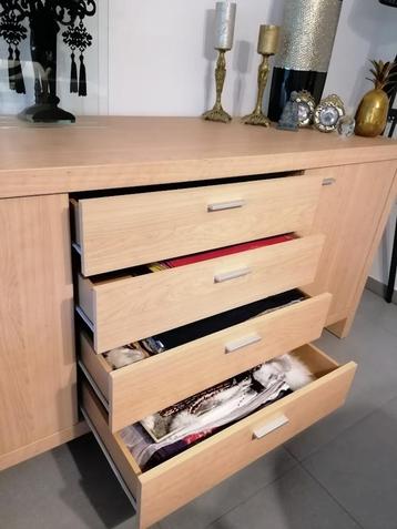 Meuble dressoir et meuble tv modernes;200 € disponible aux enchères