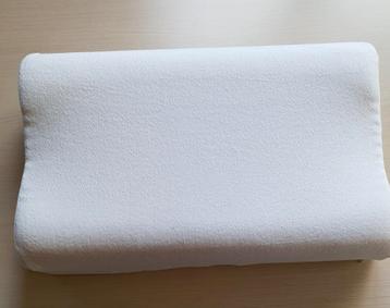 Twee ergonomische hoofdkussens.  beschikbaar voor biedingen