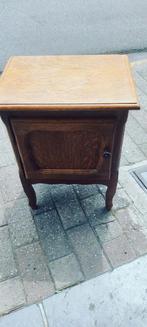 Nachtkastje uit één stuk, Ophalen, Gebruikt, Hout