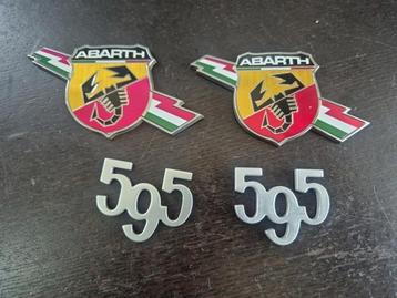 Embleem van een Fiat 500 beschikbaar voor biedingen