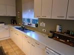 Witte keuken in L opstelling met toestellen, Huis en Inrichting, Keuken | Complete keukens, Hoekkeuken, Kunststof, Gebruikt, Wit