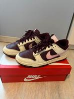 Nike dunk low valentine’s day 2023, Kleding | Heren, Schoenen, Wit, Nike, Ophalen of Verzenden, Zo goed als nieuw