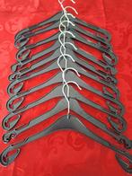 10 plastic hangers van 32 cm, Kleding | Dames, Kledinghangers, Ophalen, Zo goed als nieuw, Kunststof, Kinderen en Volwassenen