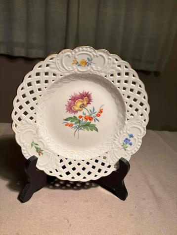 Oud fijn handpainted porcelein  beschikbaar voor biedingen