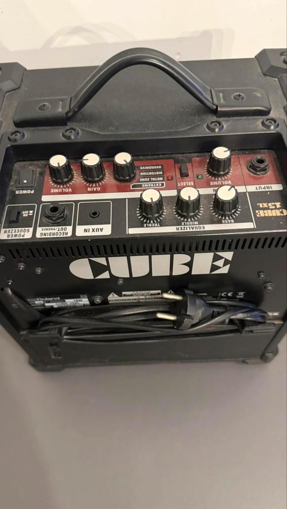Roland Cube-15XL ampli guitare 15W / SX  akoestische gitaar, Muziek en Instrumenten, Snaarinstrumenten | Gitaren | Akoestisch