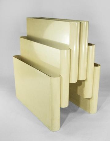 Magazine Rack Model 4675 Giotto Stoppino beschikbaar voor biedingen