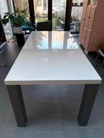 Witte gelakte tafel met aluminium poten, Huis en Inrichting, Ophalen, Overige materialen, Gebruikt, 50 tot 100 cm