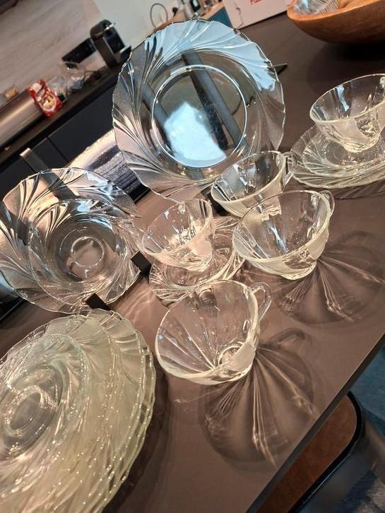 Pieces de service de table VERACO par DURALEX.  FRANCE, Antiquités & Art, Antiquités | Services (vaisselle) pièces, Enlèvement