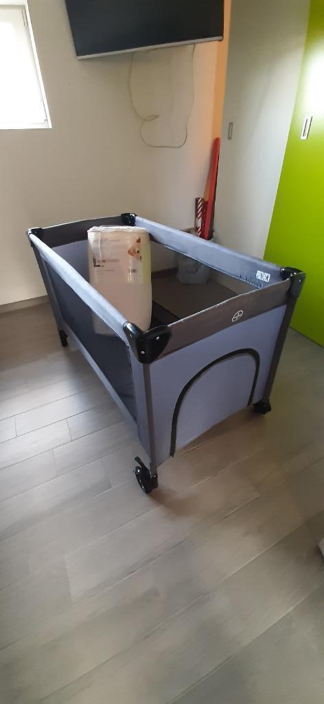Opplooibaar reisbed peuter + reismatras PRIJS van 80 naar 40, Kinderen en Baby's, Kinderkamer | Bedden, Zo goed als nieuw, Minder dan 140 cm
