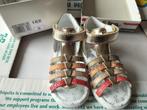 Splinternieuwe sandalen, maat 25, Ophalen