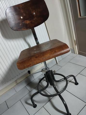 Bureaustoel in alle richtingen verstelbaar...0478028005 beschikbaar voor biedingen