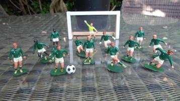 Voetballers, merk Airfix, jaren 70, team Ierland beschikbaar voor biedingen