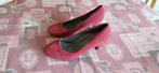 Rode dames pumps, Kleding | Dames, Ophalen of Verzenden, Zo goed als nieuw, Pumps