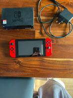 Nintendo switch met mario spel, Games en Spelcomputers, Ophalen, Met games, Met 2 controllers, Zo goed als nieuw