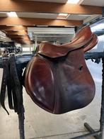 Antares 16,5 springzadel bruin met beschermhoes, Dieren en Toebehoren, Ophalen, Zo goed als nieuw, Springen