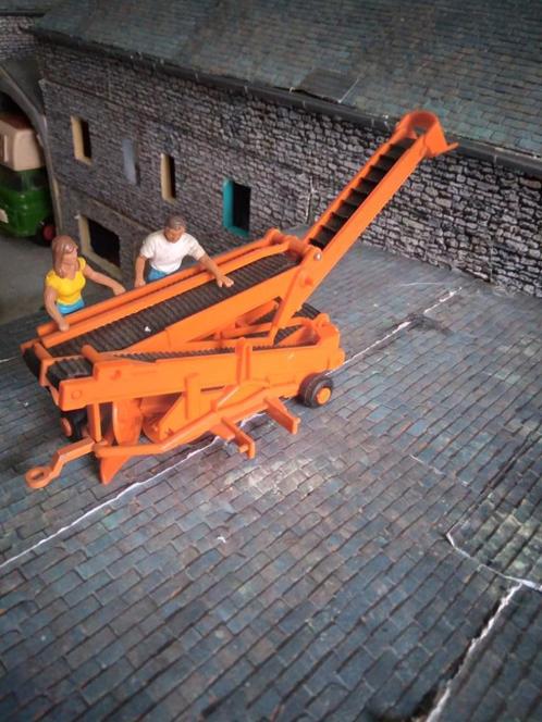 Ransomes Superfaun Britains 19 Aardappelrooier, Hobby en Vrije tijd, Modelauto's | 1:32, Zo goed als nieuw, Tractor of Landbouw