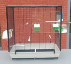 Mooie ruime vogelkooi met toebehoren, Dieren en Toebehoren