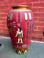 Grote Egyptische vaas ., Ophalen