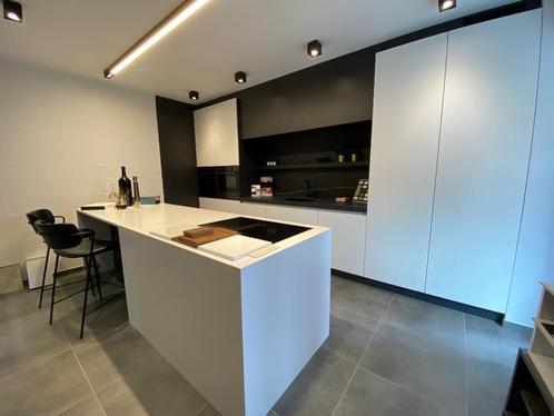 showroom-keuken, Maison & Meubles, Cuisine | Cuisines complètes, Blanc, Enlèvement