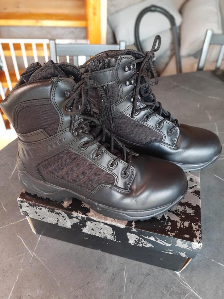 Chaussures d'intervention (pointure 43), Vêtements | Hommes, Chaussures, Noir, Enlèvement ou Envoi