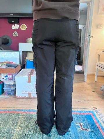 Motorbroek en winterbroek beschikbaar voor biedingen