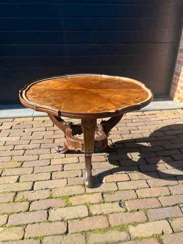 Begin 20e eeuw salontafel  beschikbaar voor biedingen