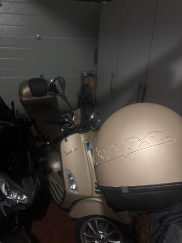 Vespa Helm  beschikbaar voor biedingen