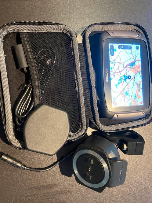 TomTom 550 met houder en montagesysteem voor stuur 16 mm, Motoren, Accessoires | Navigatiesystemen, Zo goed als nieuw, Ophalen