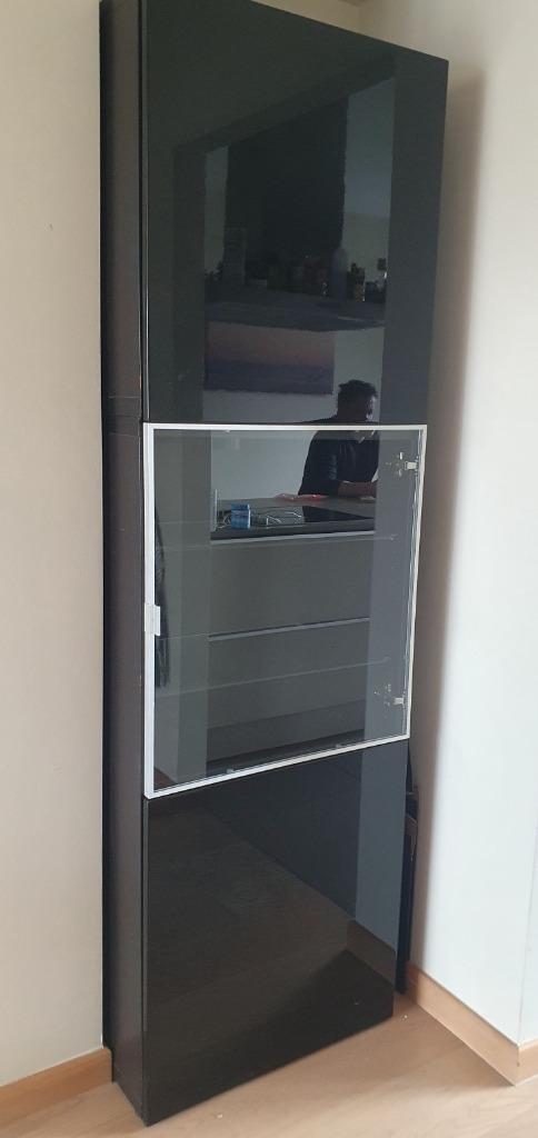 Armoire haute BESTA 3 portes noir brillant et vitrée, Huis en Inrichting, Kasten | Wandmeubels, Gebruikt, 150 tot 200 cm, Minder dan 150 cm