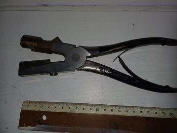 Speciale kniptang voor schoenmakers beschikbaar voor biedingen