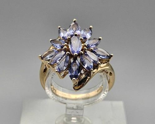 Gouden Vintage ring met edelstenen tanzaniet. 2025/71., Handtassen en Accessoires, Ringen, Zo goed als nieuw, Dame, Kleiner dan 17