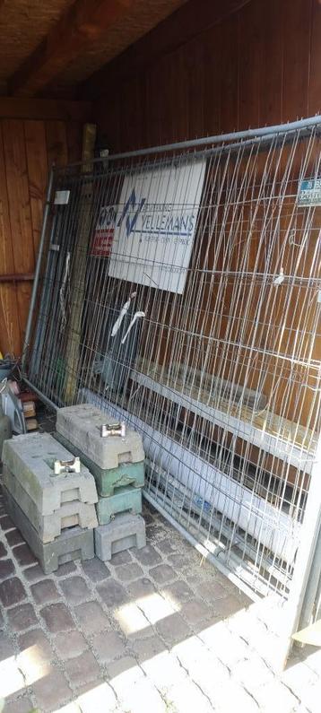 Bouwhekken (verkocht) beschikbaar voor biedingen