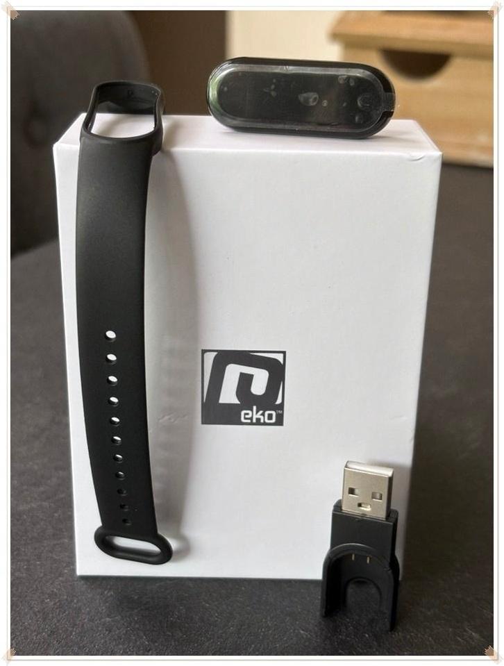EKO - BRACELET/MONTRE CONNECTE.E – Modèle: FIRE, Handtassen en Accessoires, Sporthorloges, Nieuw, Android, Zwart, Afstand, Calorieverbanding